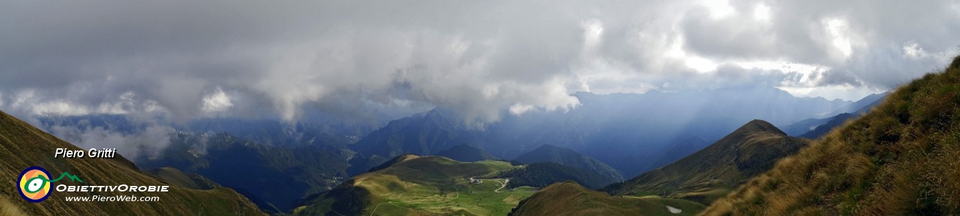 85 Vista sui Piani dell'Avaro....jpg